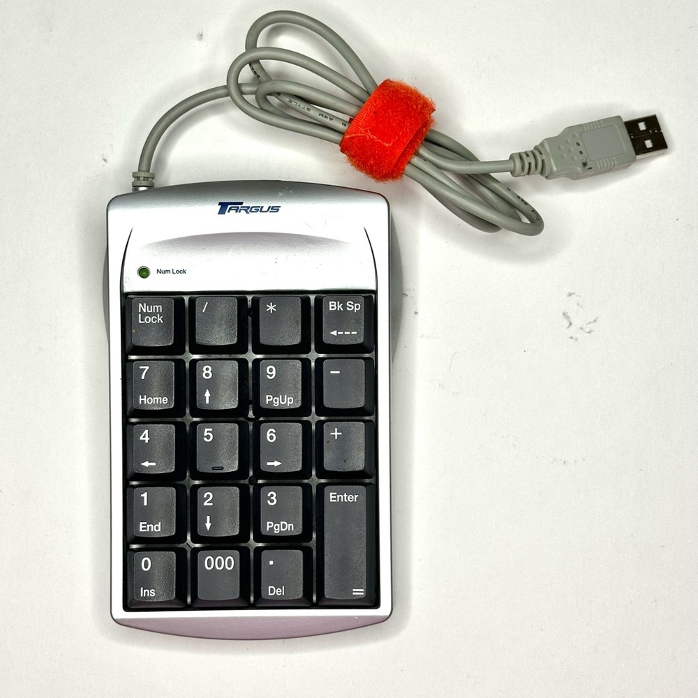 Targus Numeric Keypad model PAUK10U with USB Hub